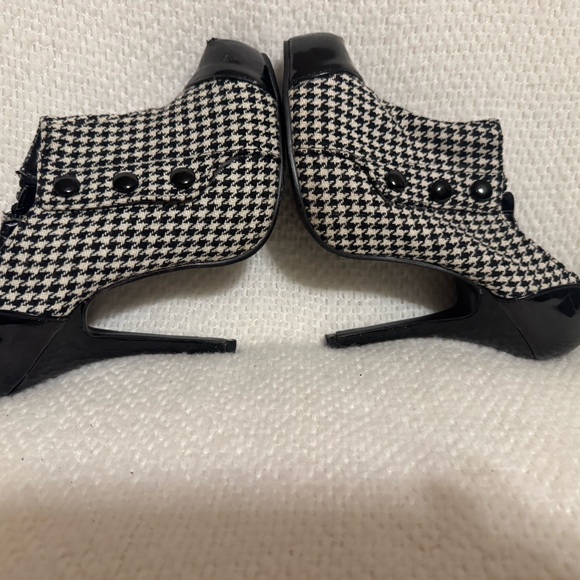 Bumper Sz 8 Houndstooth Pattern Heels GUC 😊😊 - Picture 4 of 7